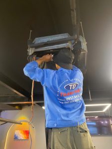 Dịch vụ vệ sinh máy lạnh âm trần tại Củ Chi