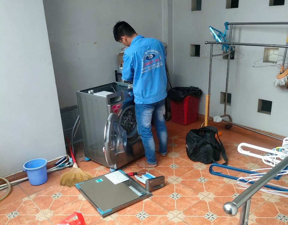 Máy giặt Samsung báo lỗi OE – Nguyên nhân và cách khắc phục